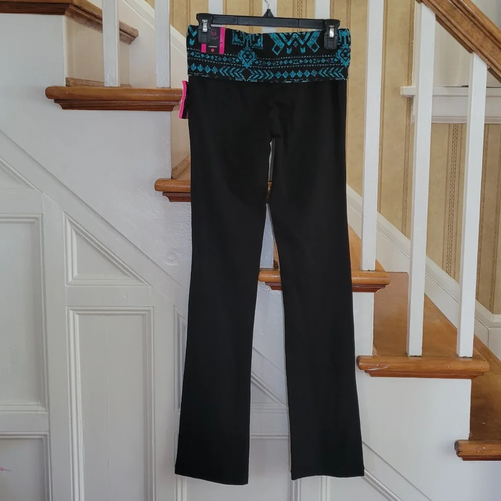 NWT Material Girl Active Yoga Pants Macy's Size Small - Picture 2 of 6